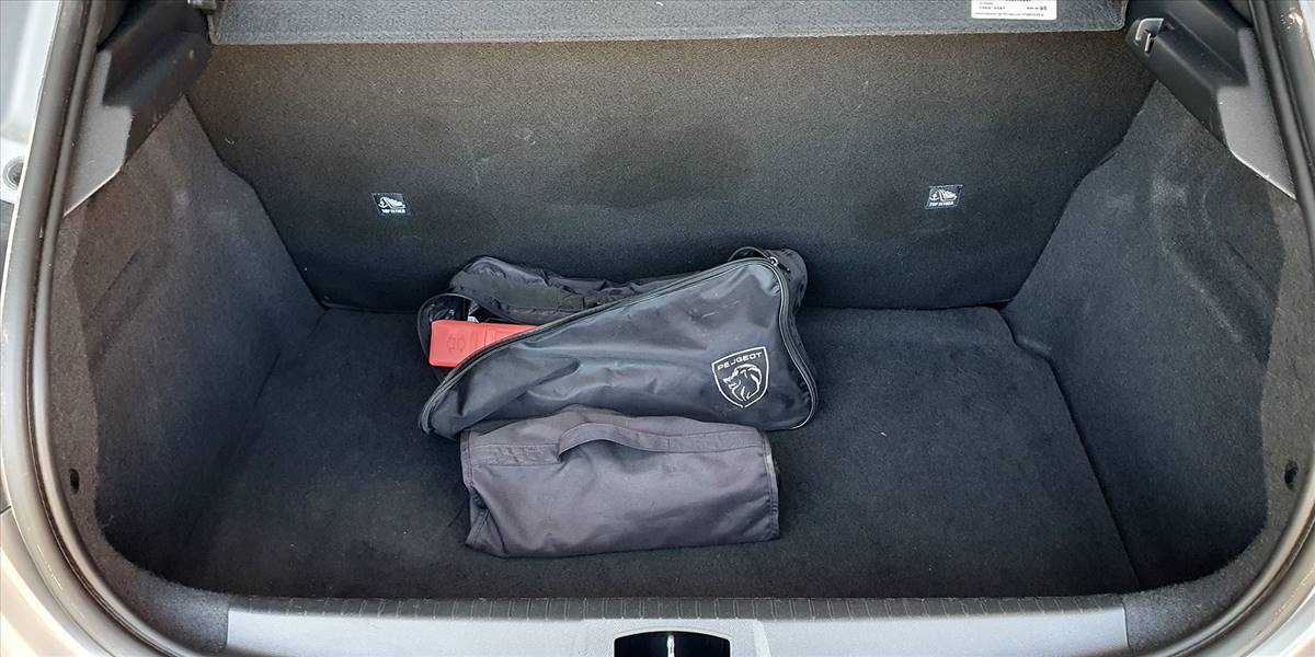 PEUGEOT 208 STYLE PURETECH 75 1.2 - Imagen 17