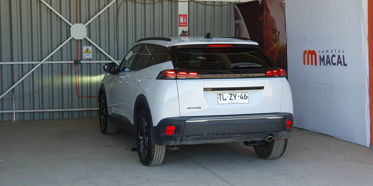 PEUGEOT 2008 BLUE HDI 130 EAT8 1.5 AUT - Imagen 5