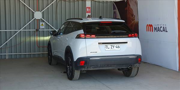 PEUGEOT 2008 BLUE HDI 130 EAT8 1.5 AUT - Imagen 6