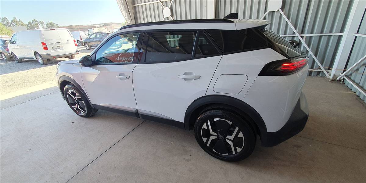PEUGEOT 2008 BLUE HDI 130 EAT8 1.5 AUT - Imagen 10