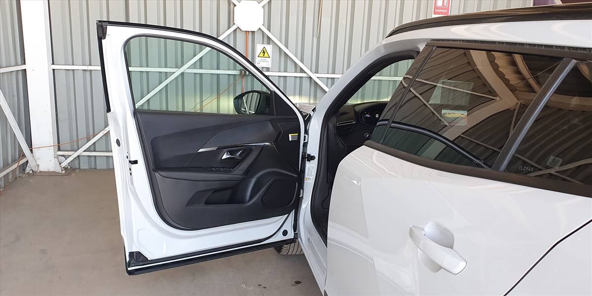 PEUGEOT 2008 BLUE HDI 130 EAT8 1.5 AUT - Imagen 27