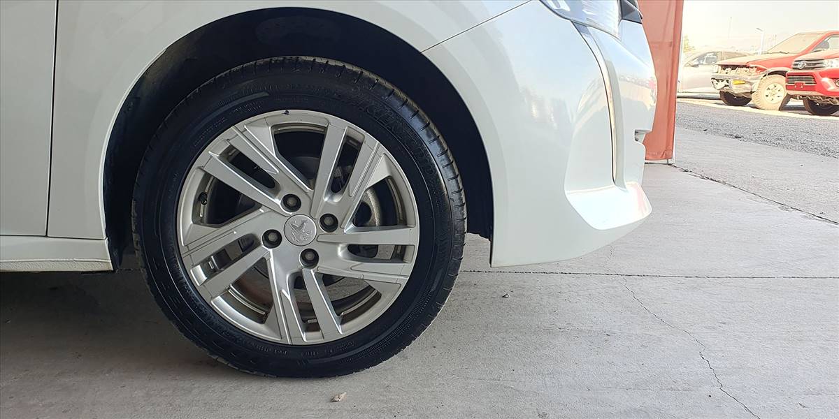 PEUGEOT 208 STYLE PURETECH 75 1.2 - Imagen 20