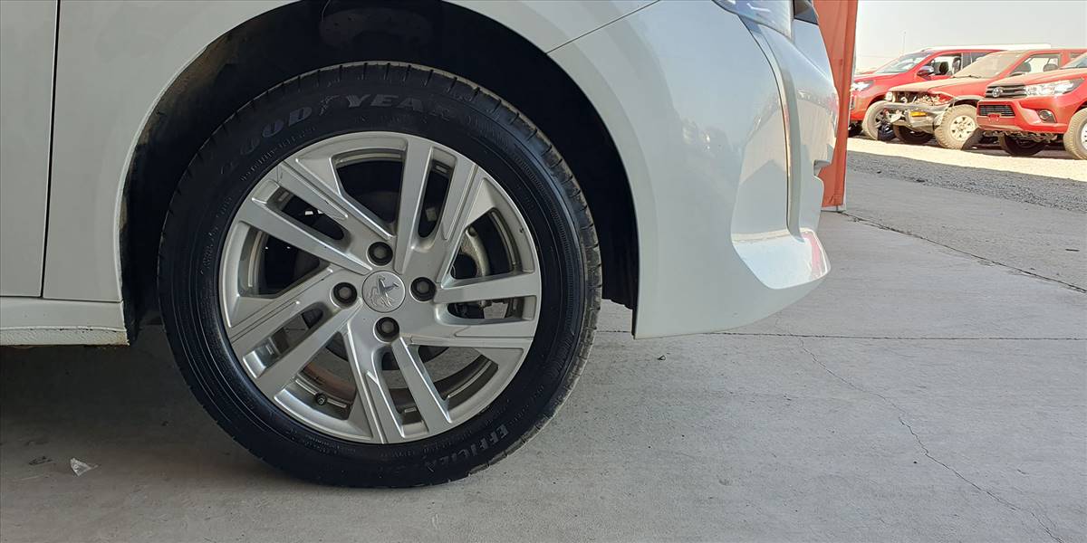 PEUGEOT 208 STYLE PURETECH 75 1.2 - Imagen 20