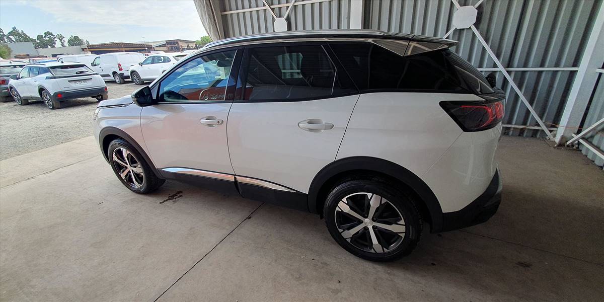 PEUGEOT 3008 BLUE HDI 130 EAT8 1.5 AUT - Imagen 10