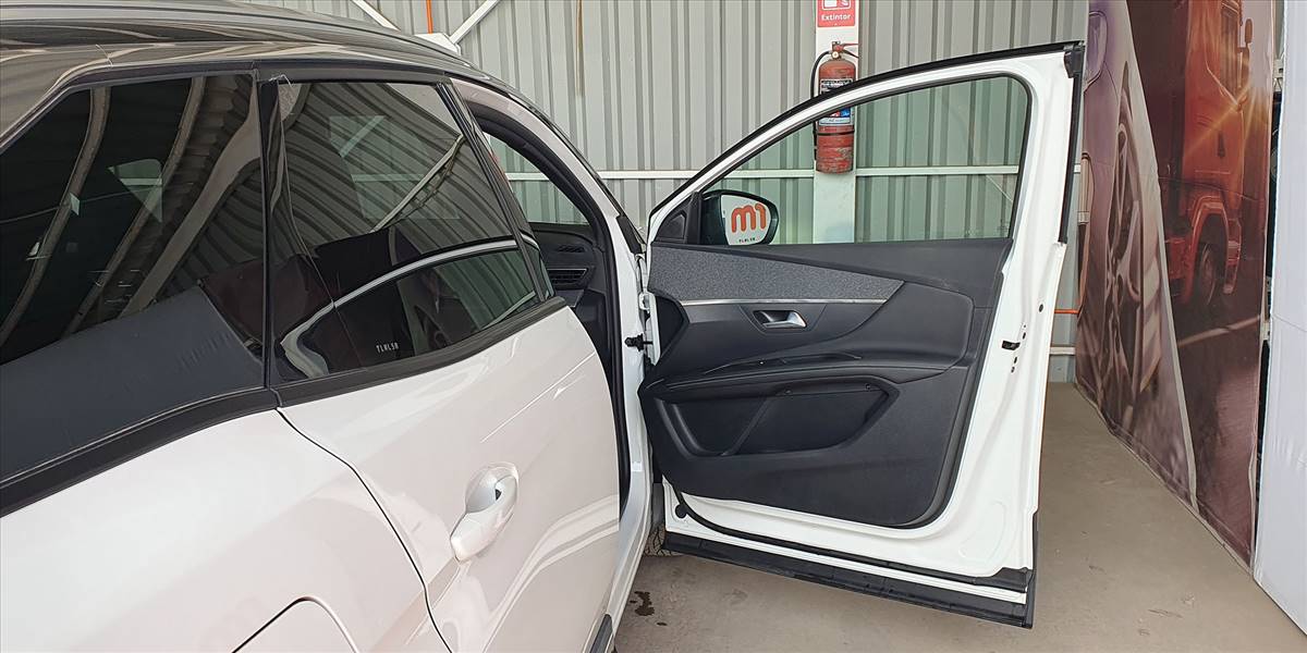 PEUGEOT 3008 BLUE HDI 130 EAT8 1.5 AUT - Imagen 28