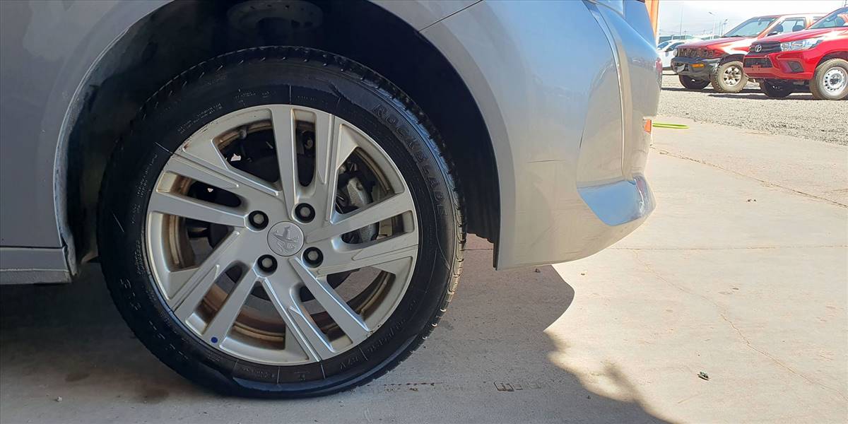 PEUGEOT 208 PURETECH 75 MT 1.2 - Imagen 17