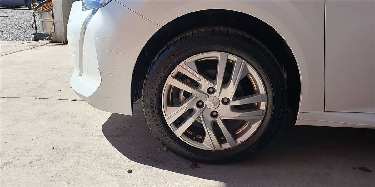 PEUGEOT 208 STYLE PURETECH 75 1.2 - Imagen 18