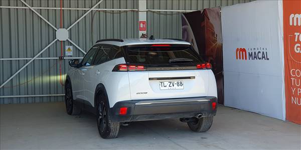 PEUGEOT 2008 BLUE HDI 130 EAT8 1.5 AUT - Imagen 6