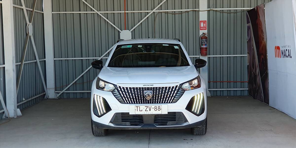 PEUGEOT 2008 BLUE HDI 130 EAT8 1.5 AUT - Imagen 9