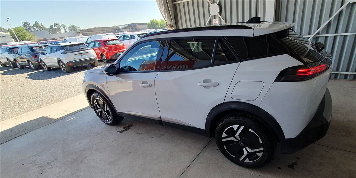 PEUGEOT 2008 BLUE HDI 130 EAT8 1.5 AUT - Imagen 10