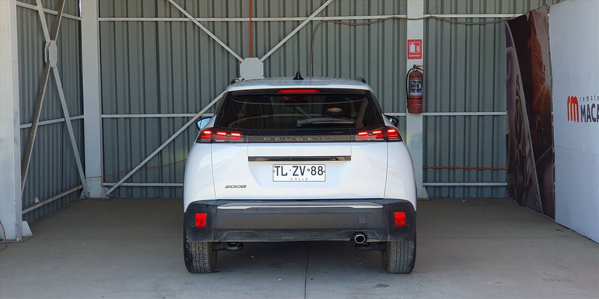 PEUGEOT 2008 BLUE HDI 130 EAT8 1.5 AUT - Imagen 12