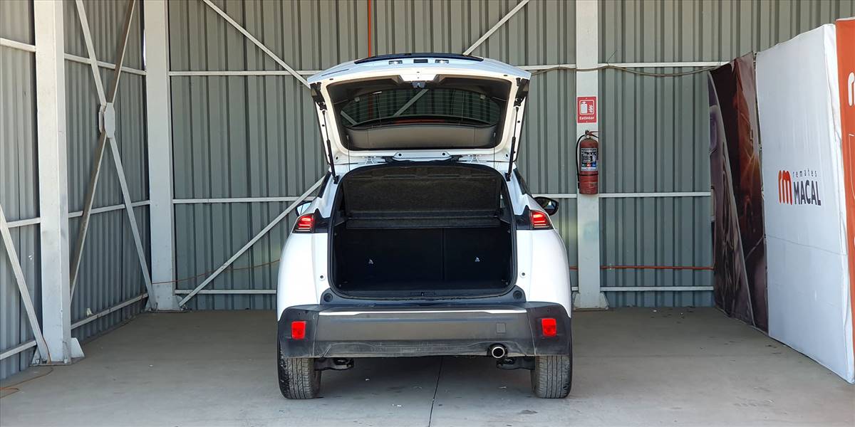 PEUGEOT 2008 BLUE HDI 130 EAT8 1.5 AUT - Imagen 13