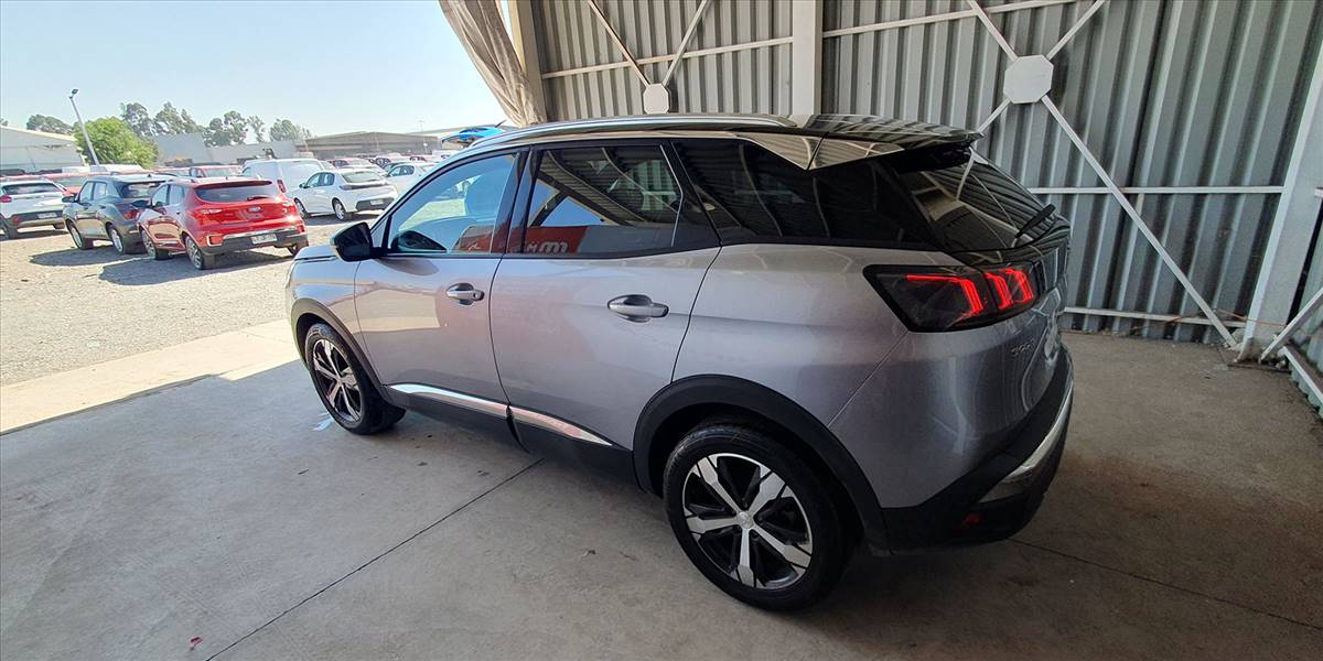 PEUGEOT 3008 BLUE HDI 130 EAT8 1.5 AUT - Imagen 10