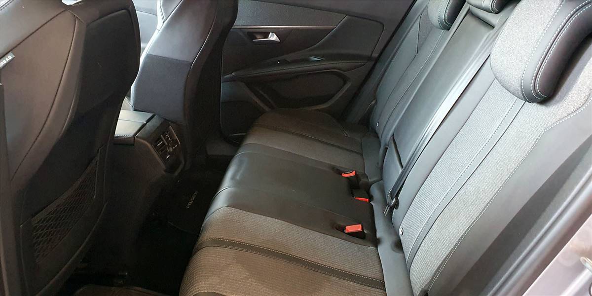 PEUGEOT 3008 BLUE HDI 130 EAT8 1.5 AUT - Imagen 26