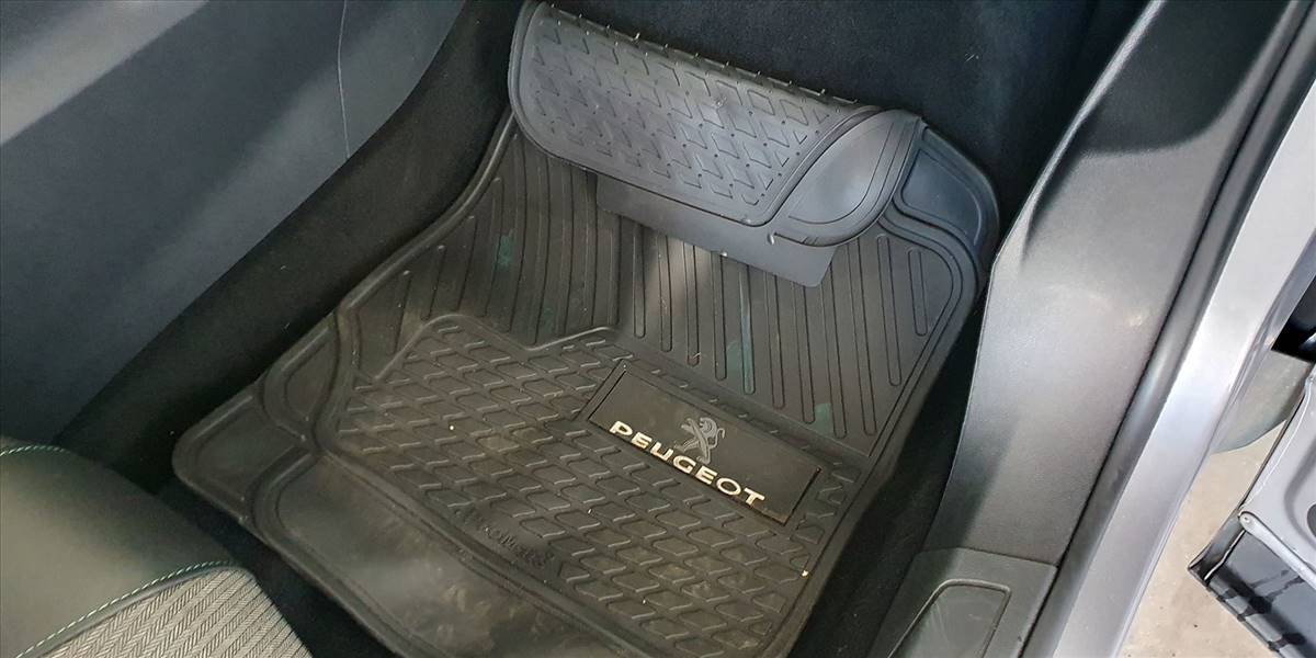 PEUGEOT 3008 BLUE HDI 130 EAT8 1.5 AUT - Imagen 30