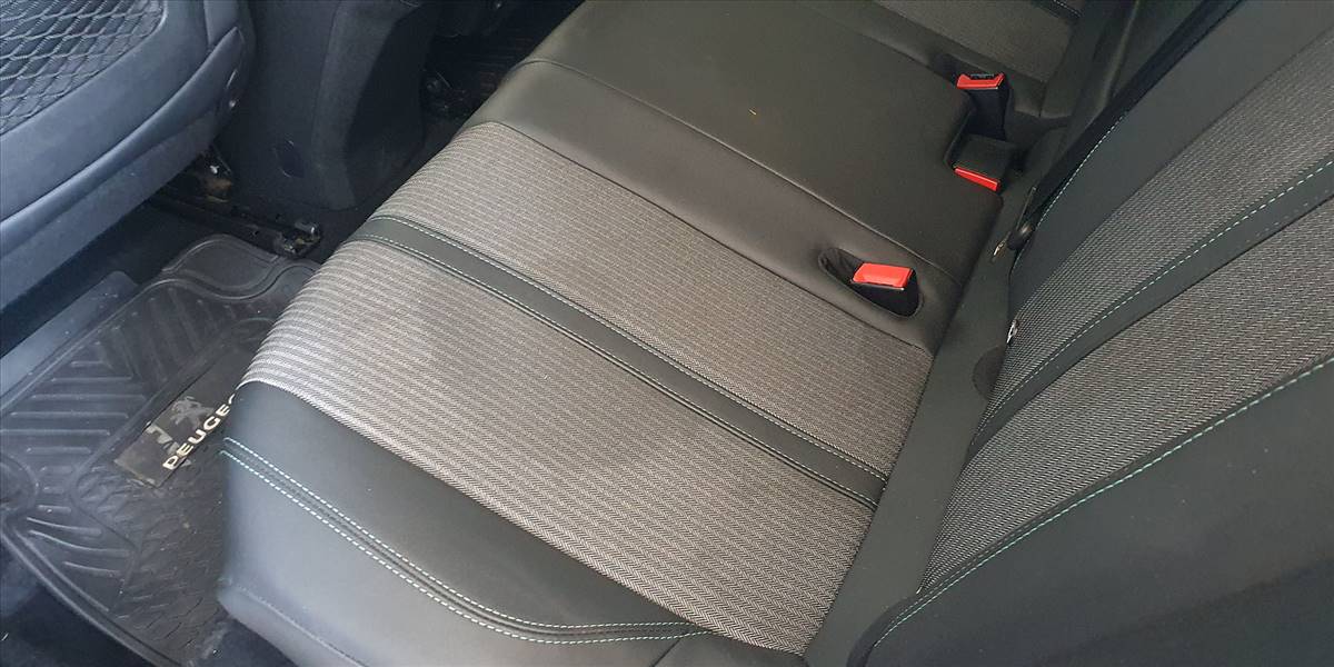 PEUGEOT 3008 BLUE HDI 130 EAT8 1.5 AUT - Imagen 32