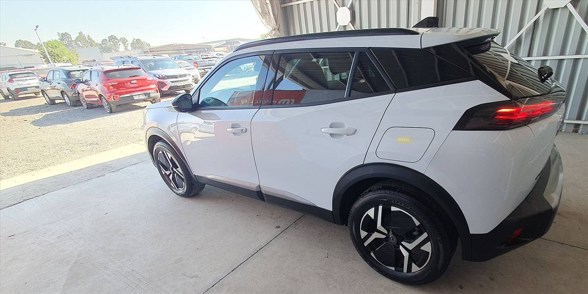 PEUGEOT 2008 BLUE HDI 130 EAT8 1.5 AUT - Imagen 10