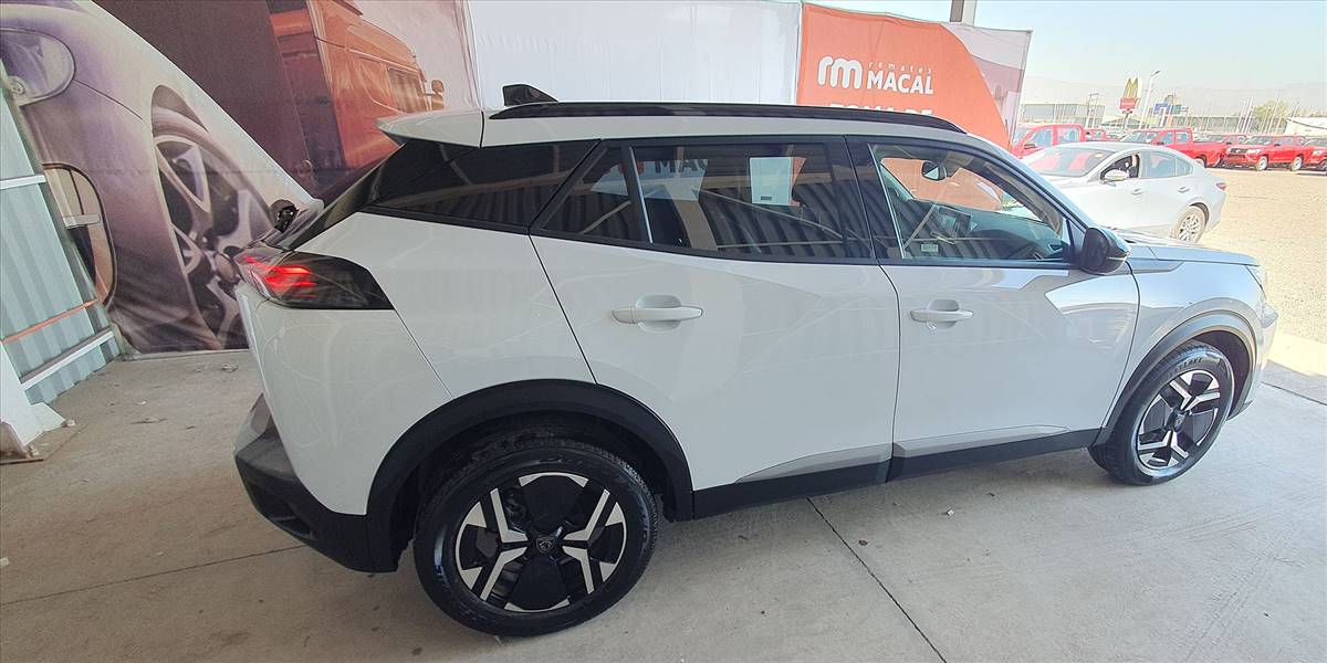PEUGEOT 2008 BLUE HDI 130 EAT8 1.5 AUT - Imagen 11