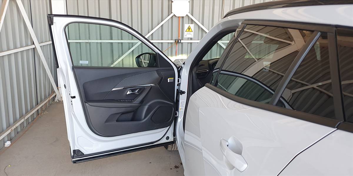 PEUGEOT 2008 BLUE HDI 130 EAT8 1.5 AUT - Imagen 27