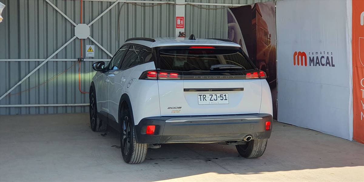 PEUGEOT 2008 BLUE HDI 130 EAT8 1.5 AUT - Imagen 5