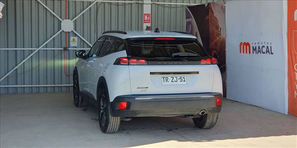 PEUGEOT 2008 BLUE HDI 130 EAT8 1.5 AUT - Imagen 6