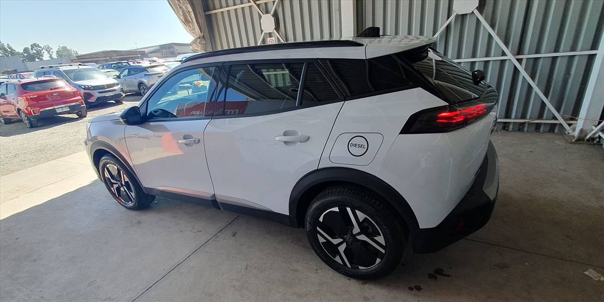 PEUGEOT 2008 BLUE HDI 130 EAT8 1.5 AUT - Imagen 10