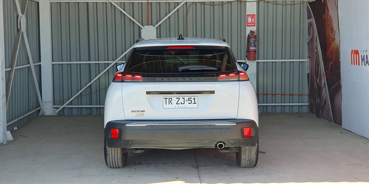 PEUGEOT 2008 BLUE HDI 130 EAT8 1.5 AUT - Imagen 12