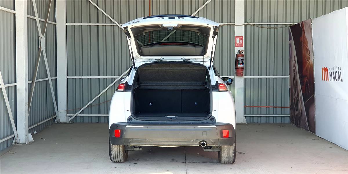 PEUGEOT 2008 BLUE HDI 130 EAT8 1.5 AUT - Imagen 13