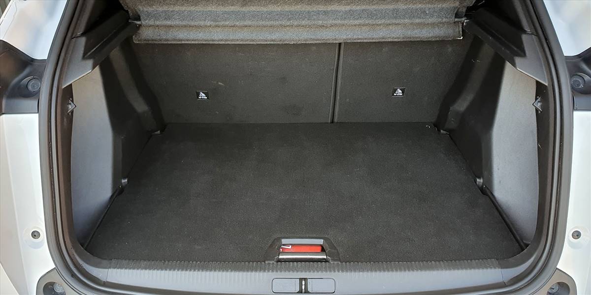 PEUGEOT 2008 BLUE HDI 130 EAT8 1.5 AUT - Imagen 14