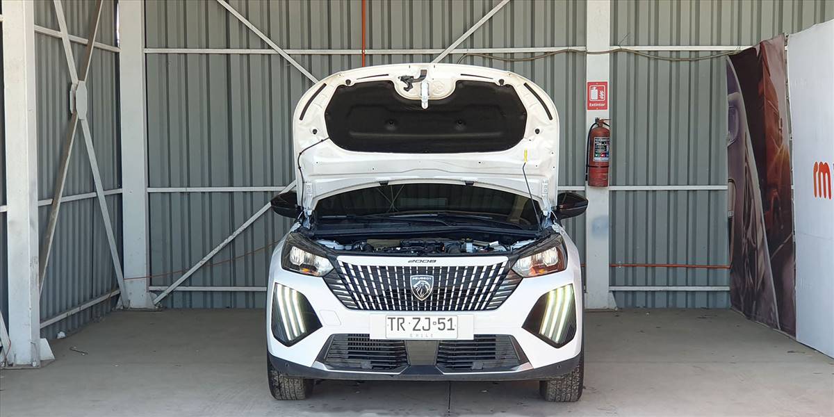PEUGEOT 2008 BLUE HDI 130 EAT8 1.5 AUT - Imagen 15