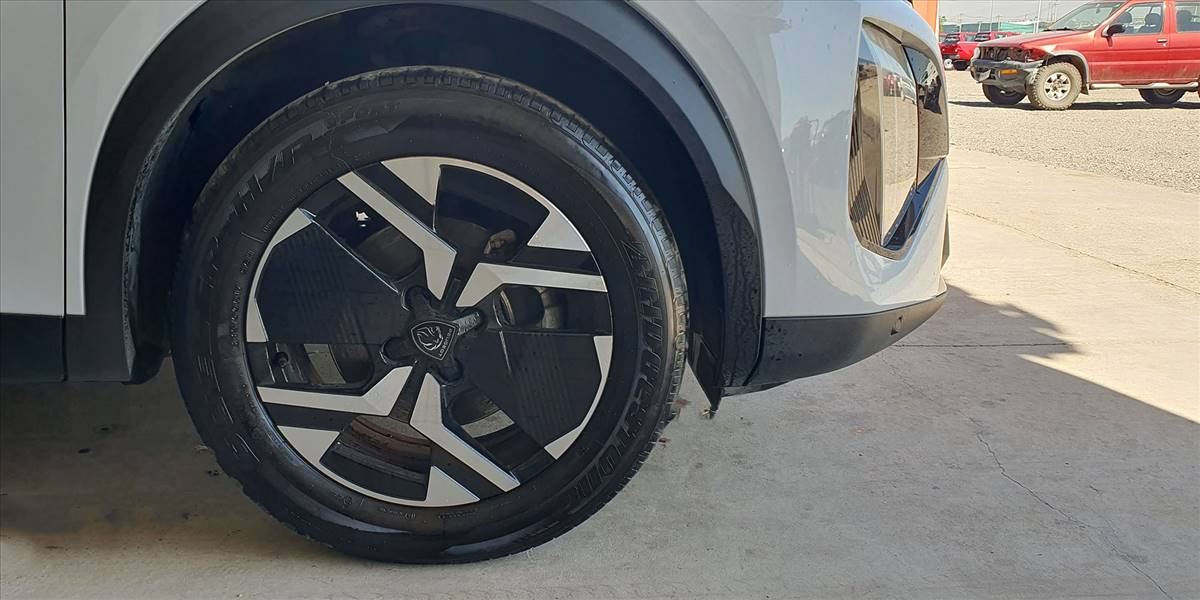 PEUGEOT 2008 BLUE HDI 130 EAT8 1.5 AUT - Imagen 17