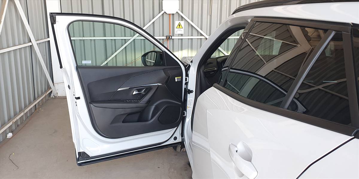 PEUGEOT 2008 BLUE HDI 130 EAT8 1.5 AUT - Imagen 27