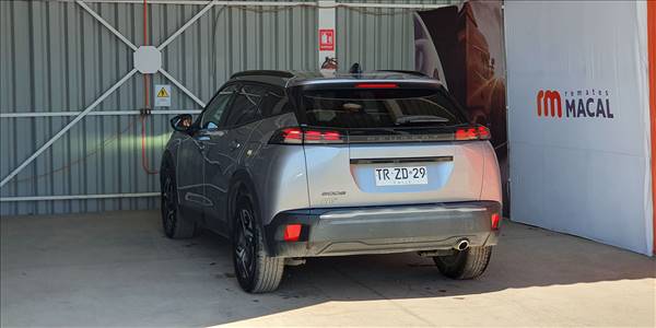 PEUGEOT 2008 BLUE HDI 130 EAT8 1.5 AUT - Imagen 6