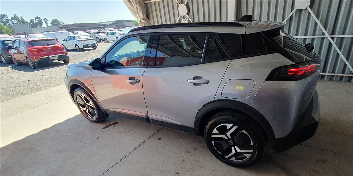PEUGEOT 2008 BLUE HDI 130 EAT8 1.5 AUT - Imagen 10