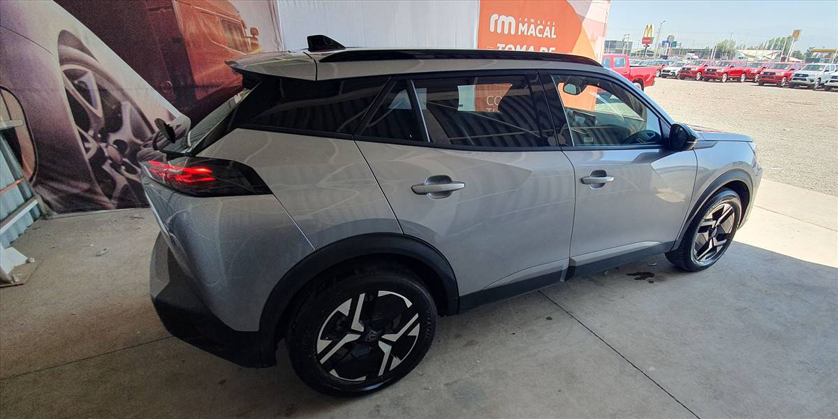 PEUGEOT 2008 BLUE HDI 130 EAT8 1.5 AUT - Imagen 11