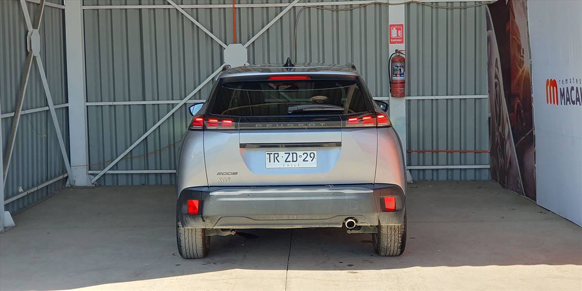 PEUGEOT 2008 BLUE HDI 130 EAT8 1.5 AUT - Imagen 12