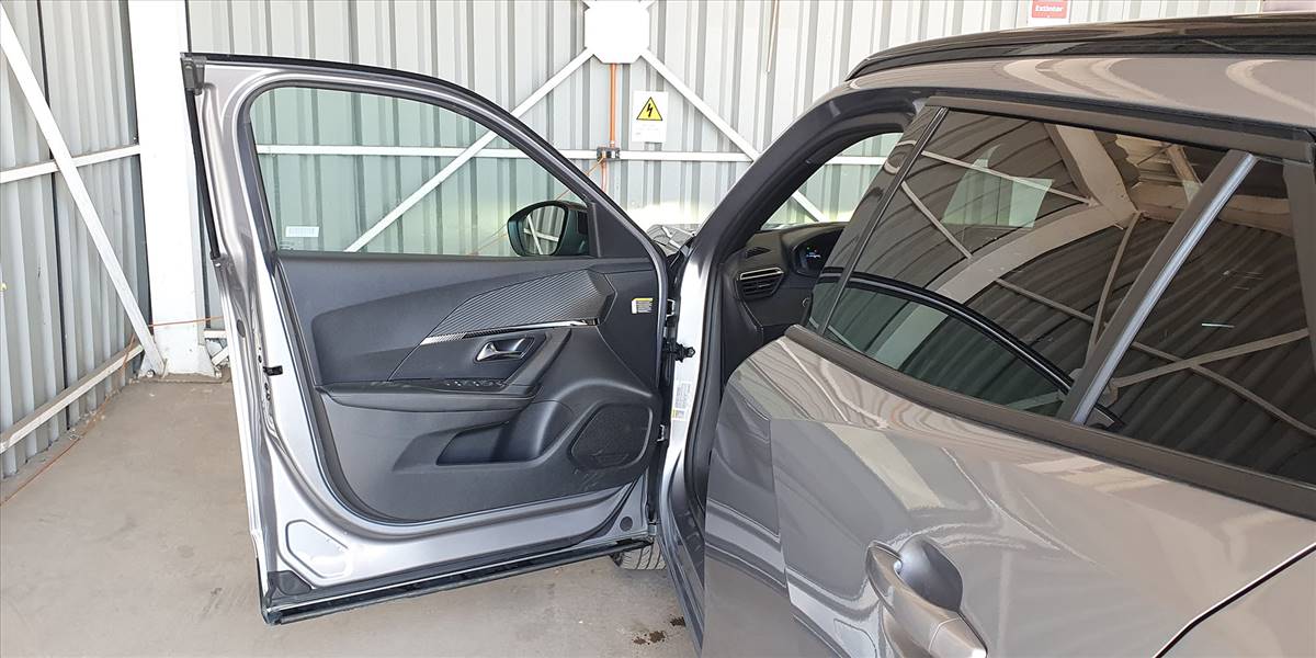 PEUGEOT 2008 BLUE HDI 130 EAT8 1.5 AUT - Imagen 27