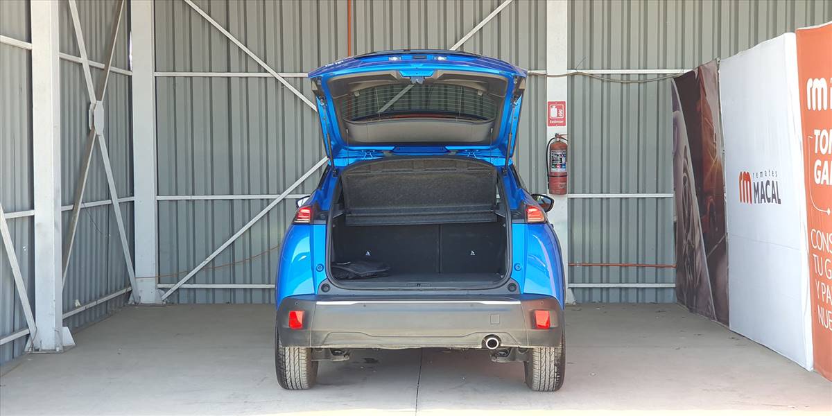 PEUGEOT 2008 BLUE HDI 130 EAT8 1.5 AUT - Imagen 13