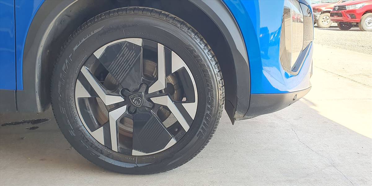 PEUGEOT 2008 BLUE HDI 130 EAT8 1.5 AUT - Imagen 17