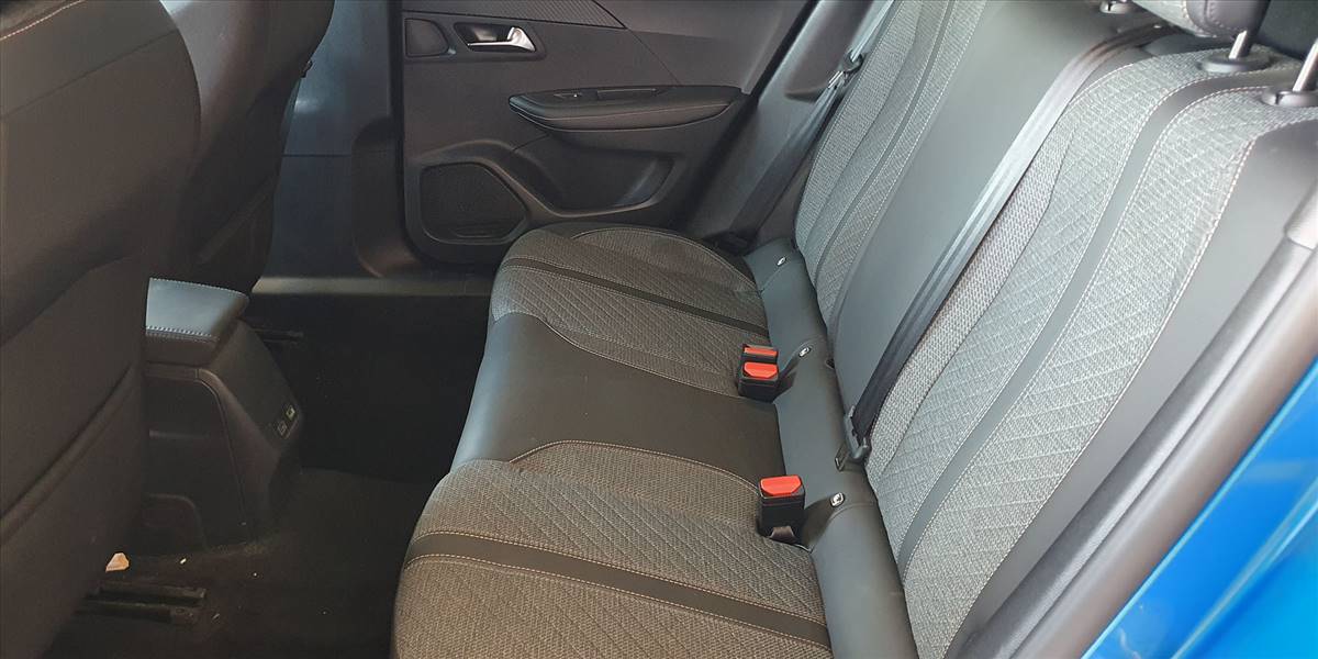 PEUGEOT 2008 BLUE HDI 130 EAT8 1.5 AUT - Imagen 26