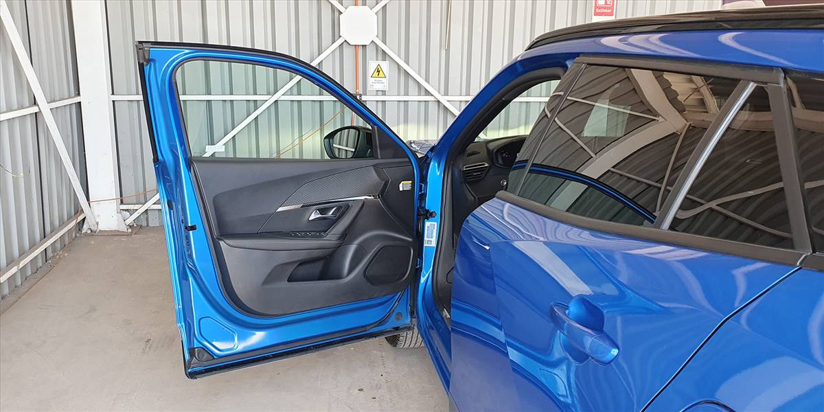 PEUGEOT 2008 BLUE HDI 130 EAT8 1.5 AUT - Imagen 27