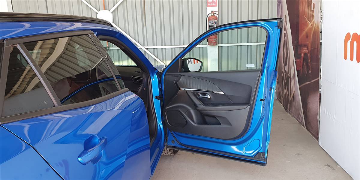 PEUGEOT 2008 BLUE HDI 130 EAT8 1.5 AUT - Imagen 28