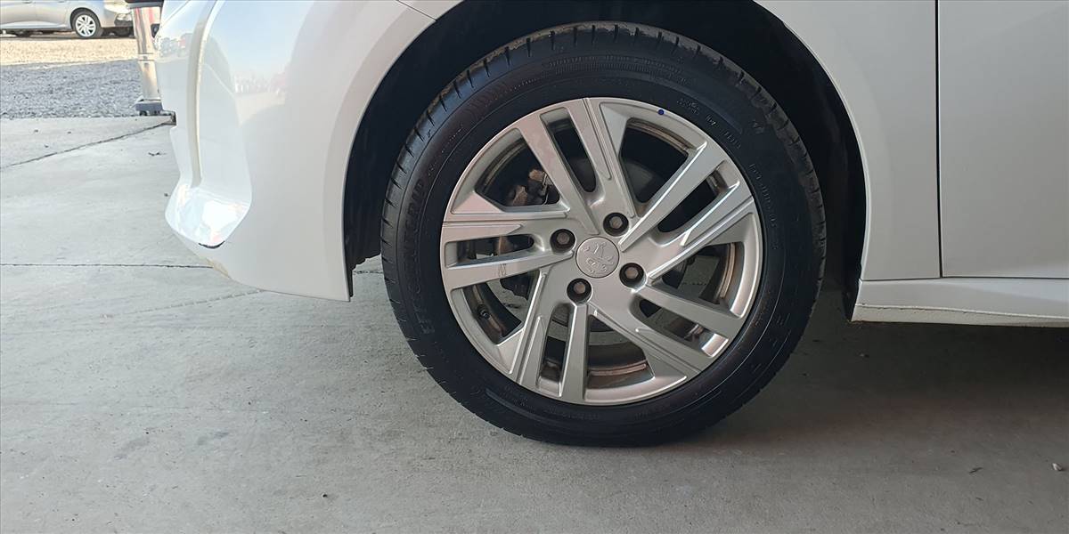 PEUGEOT 208 STYLE PURETECH 75 1.2 - Imagen 18