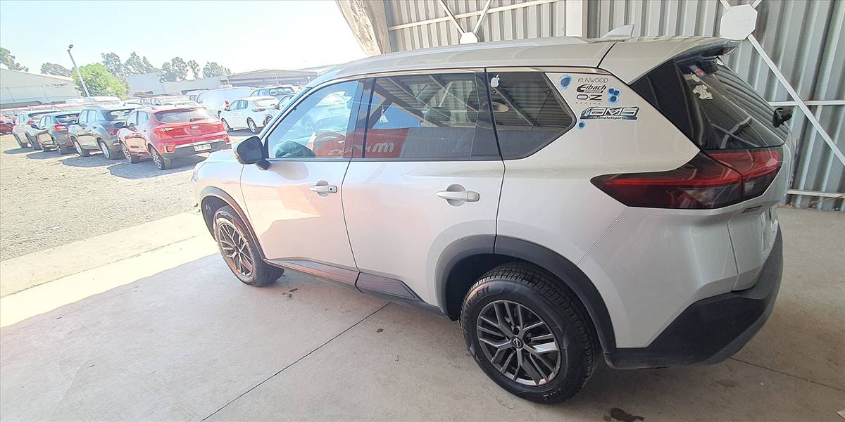 NISSAN X TRAIL SENSE 2.5 AUT - Imagen 10