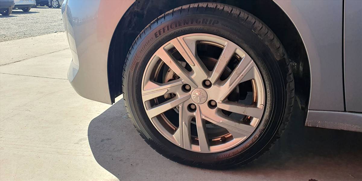 PEUGEOT 208 PURETECH 75 MT 1.2 - Imagen 21