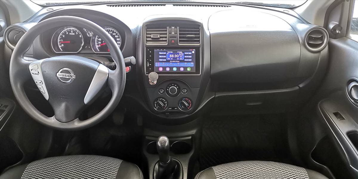 NISSAN VERSA SEDAN 1.6 - Imagen 3