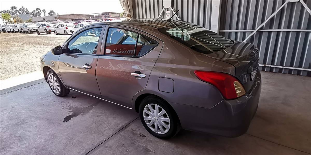 NISSAN VERSA SEDAN 1.6 - Imagen 10