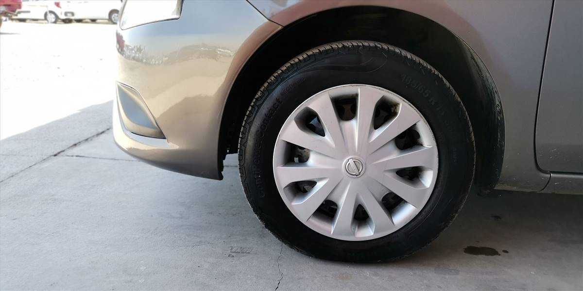 NISSAN VERSA SEDAN 1.6 - Imagen 18