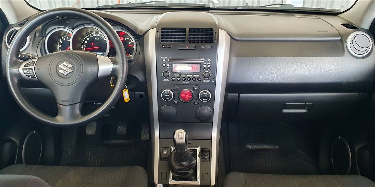 SUZUKI GRAND NOMADE GLX SPORT 2.4 - Imagen 7