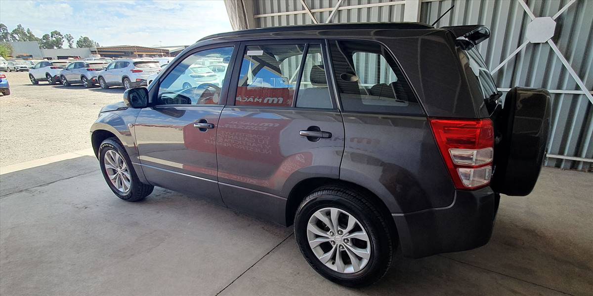 SUZUKI GRAND NOMADE GLX SPORT 2.4 - Imagen 10